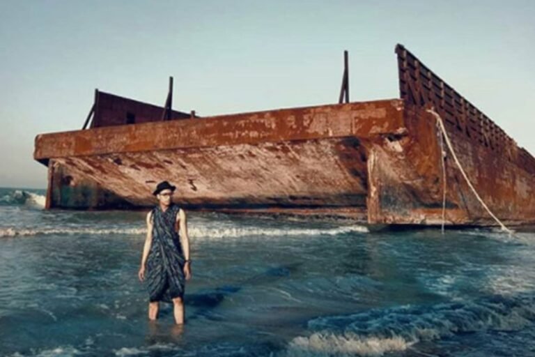 Pantai Glayem di Indramayu 1 768x512