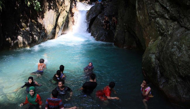 Trekking ke Curug di Kawasan Sentul Bogor, Berapa Biayanya?