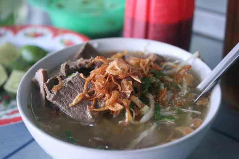 Kedai Soto Milik Pak Jono: Dekat Rumah, Enak dan Murah