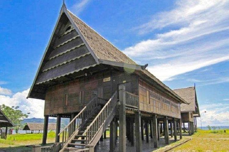 Inilah 7 Ciri Khas Rumah Adat Sulawesi Barat dan Filosofinya