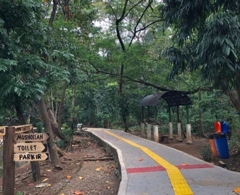 Wisata Hutan Kota Srengseng4 768x624