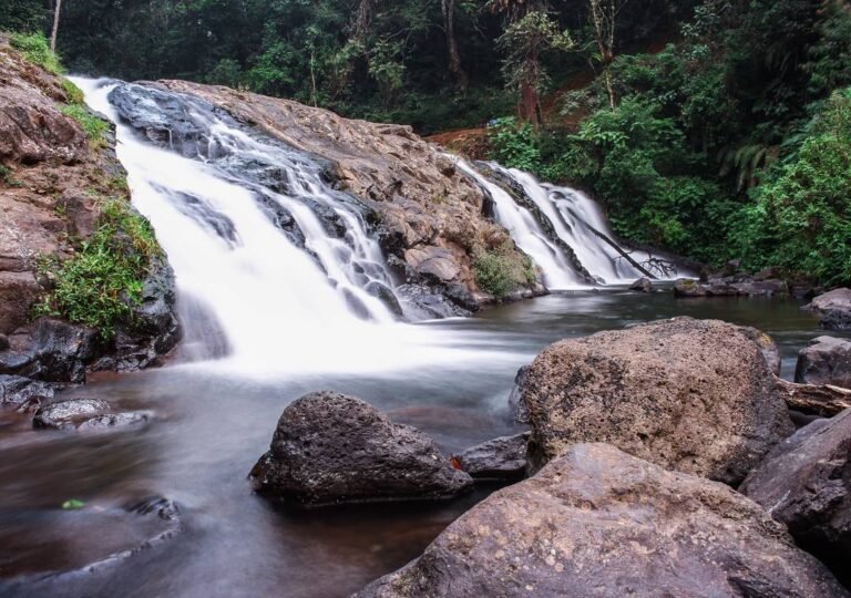 curug layung a8242f1ade7585ba5150397ef48ca1ee 768x540