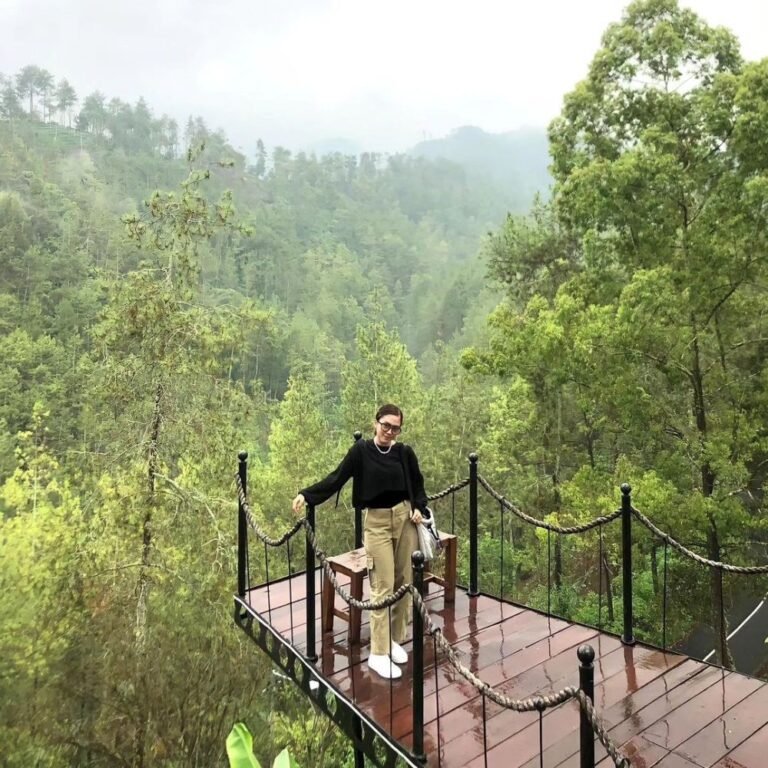 Wisata Gunung Sari Sunset 768x768