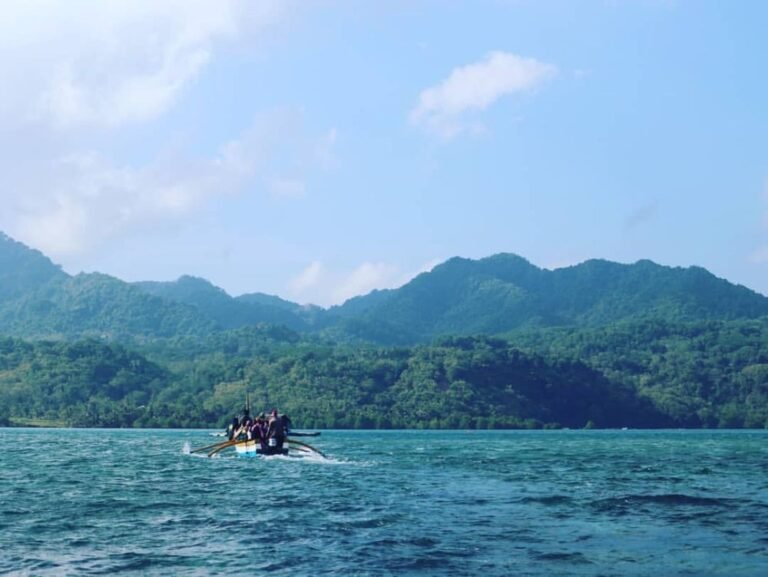 Wisata Pulau Bawean Gresik2 768x577