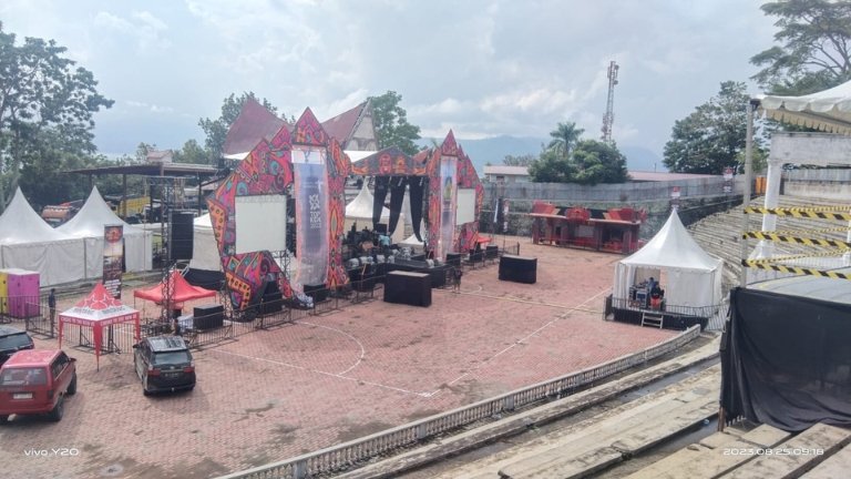 Open Stage Tuktuk Siadong One Toba5