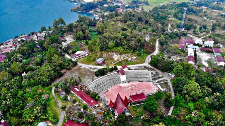 Open Stage Tuktuk Siadong One Toba6