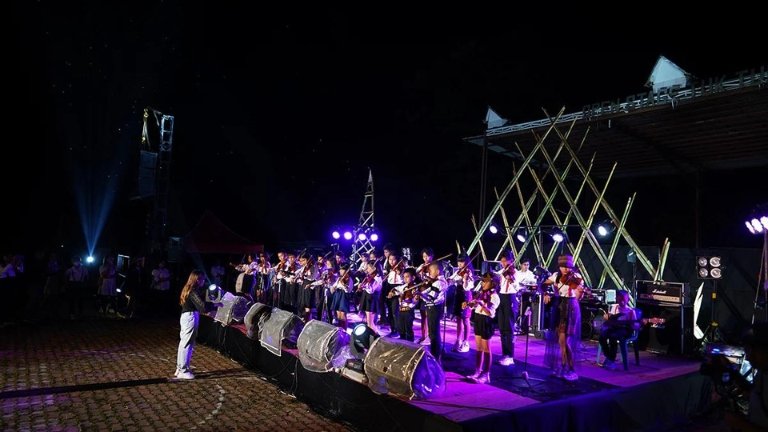 Open Stage Tuktuk Siadong One Toba9