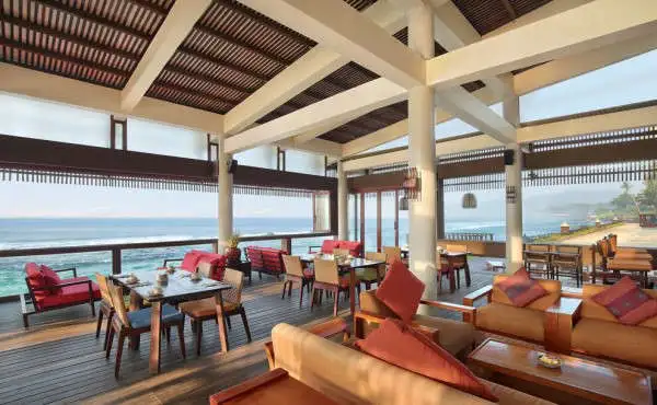 The Piano Bar At Hanging Gardens6