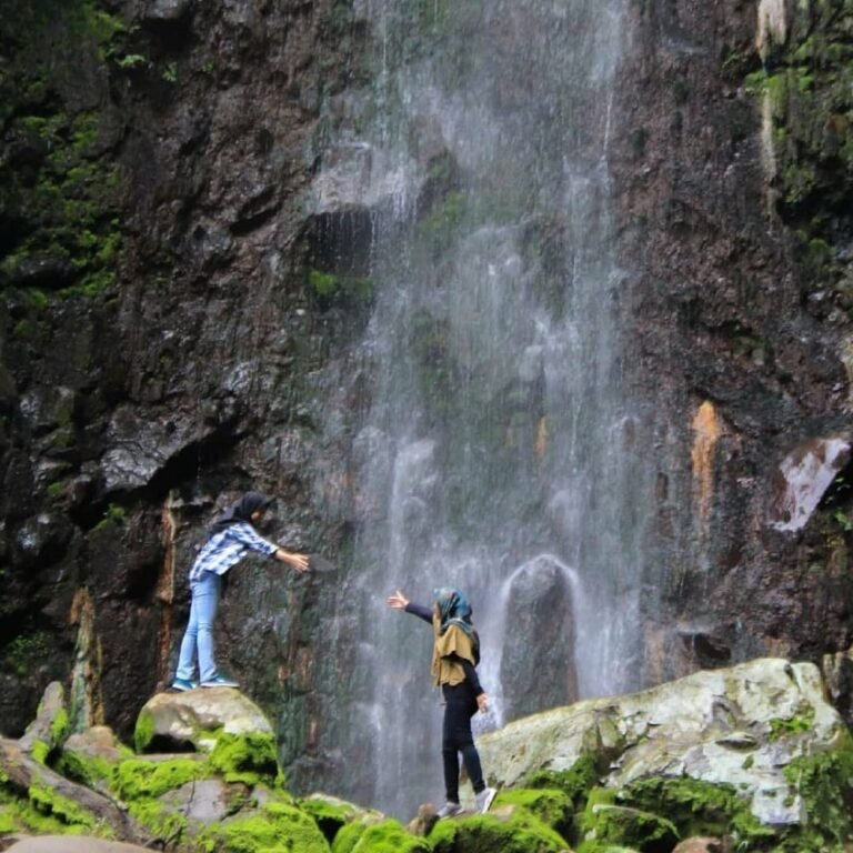 Curug Badak Batu Hanoman2 768x768
