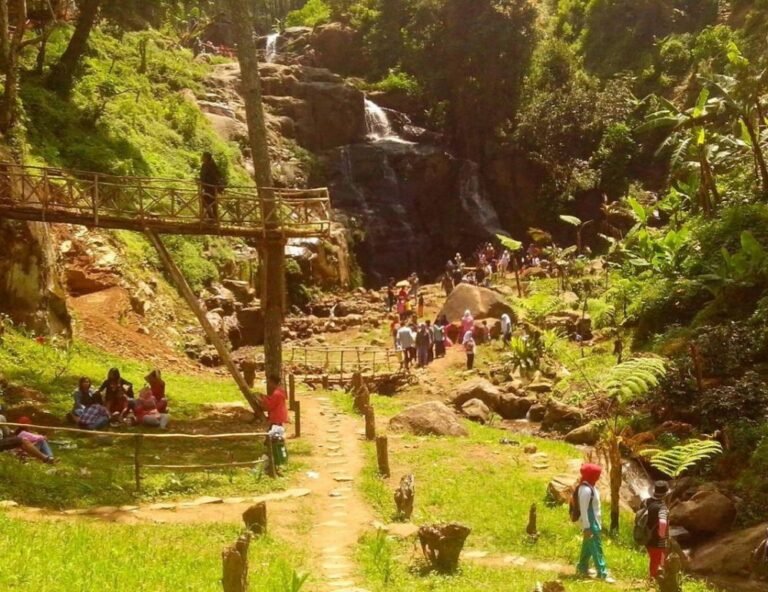 Curug Bellarosa Bandung2 768x592