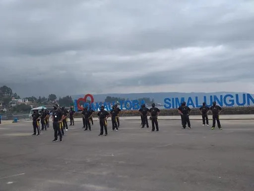 Pantai Bebas Parapat 10