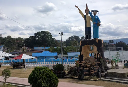 Pantai Bebas Parapat 4