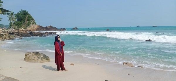 10 Rekomendasi Pantai Anyer yang Bagus dan Cocok untuk Liburan