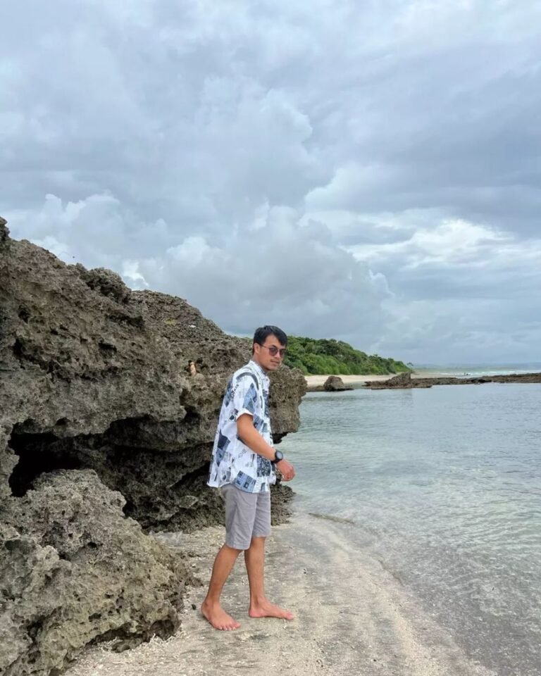 pantai sayang heulang garut2 768x960