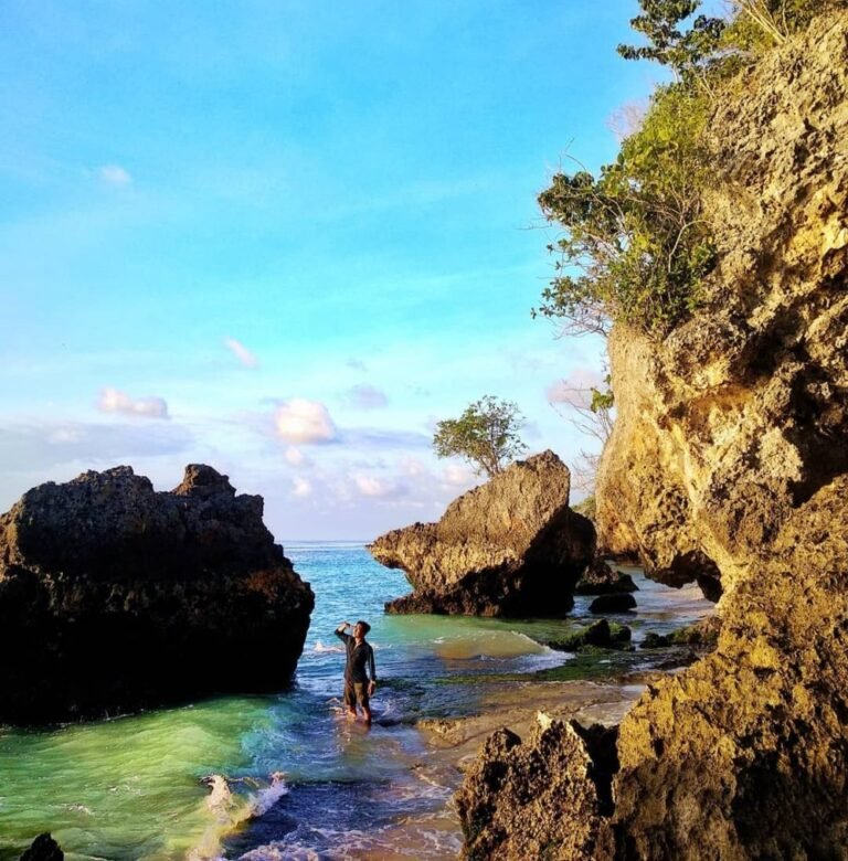 labuan sait beach bali2 768x780
