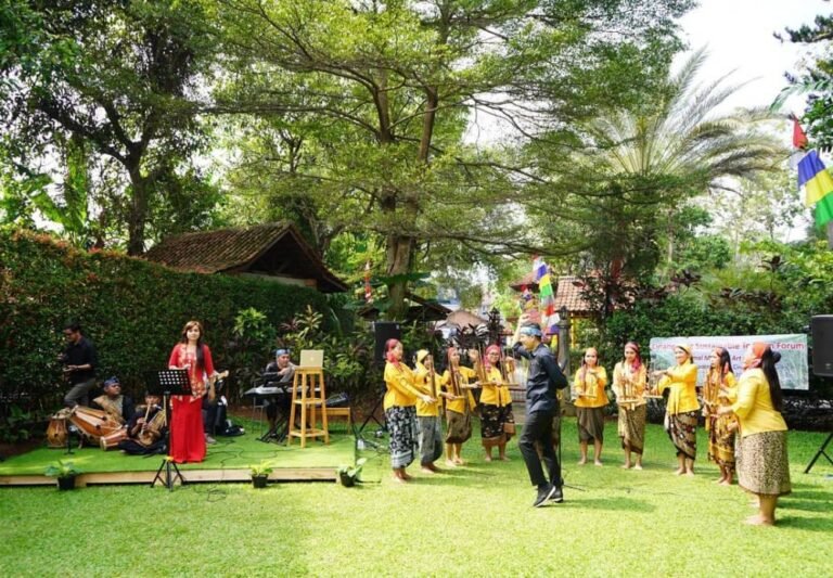 kampoeng wisata cinangneng1 768x533