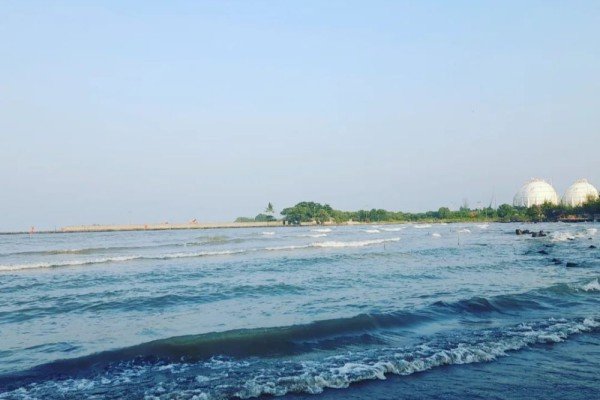 pantai balongan indah1