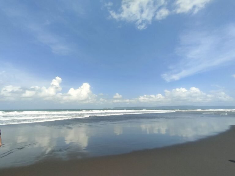 pantai cemara jember6 768x576