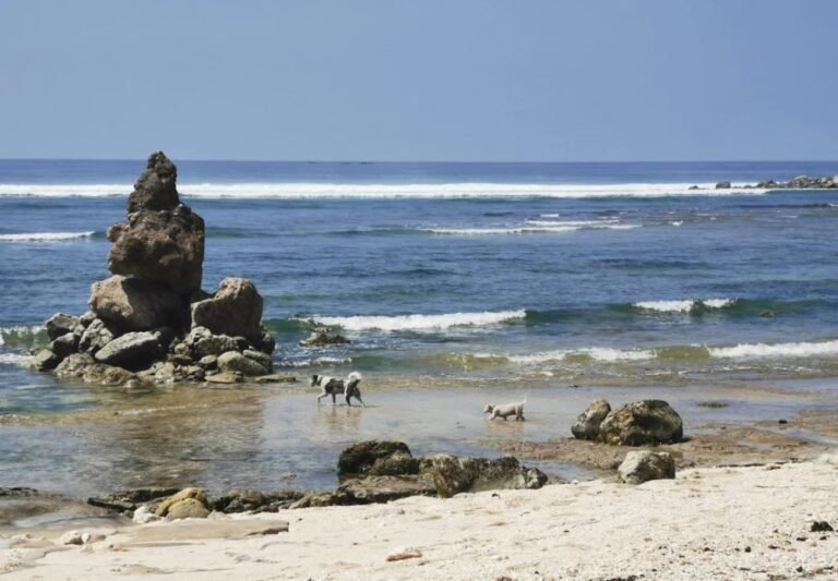 pantai melasti ungasan bali6 768x533