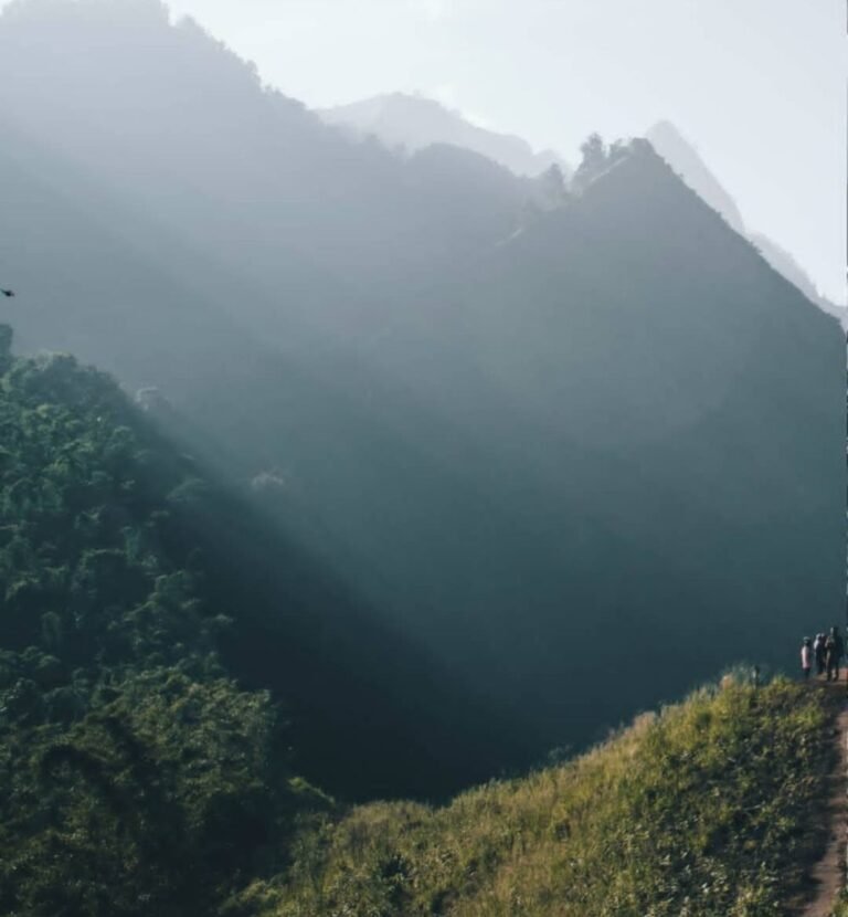 puncak watu jengger mojokerto4 768x830