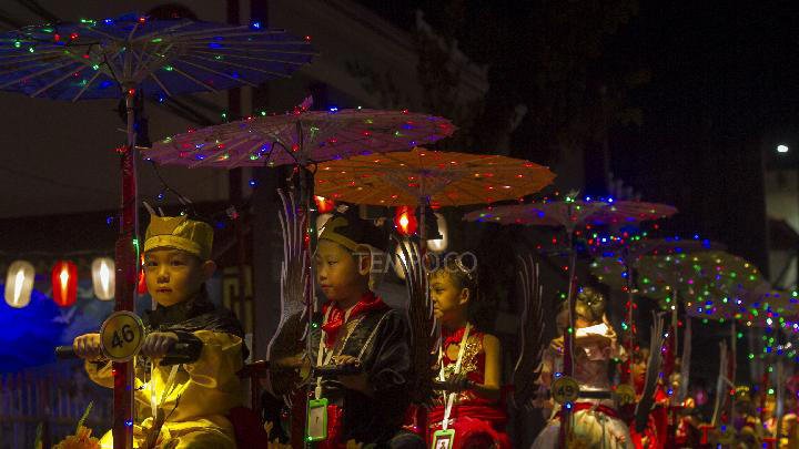 Kirab Sipasan Menutup Festival Siti Nurbaya dan Cap Go Meh Kota Padang 2025