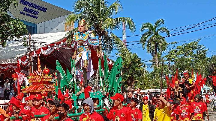 Mengenali Tatung, Tradisi Cuci Jalan Saat Cap Go Meh