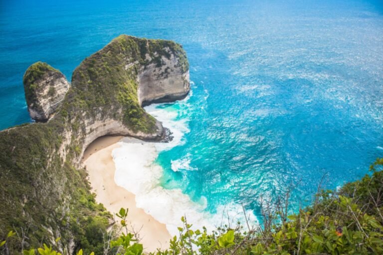 kelingking beach nusa penida 768x511