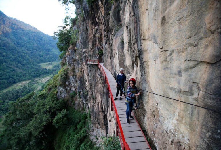 p 1559369583a66 wisata gumuk reco 768x522