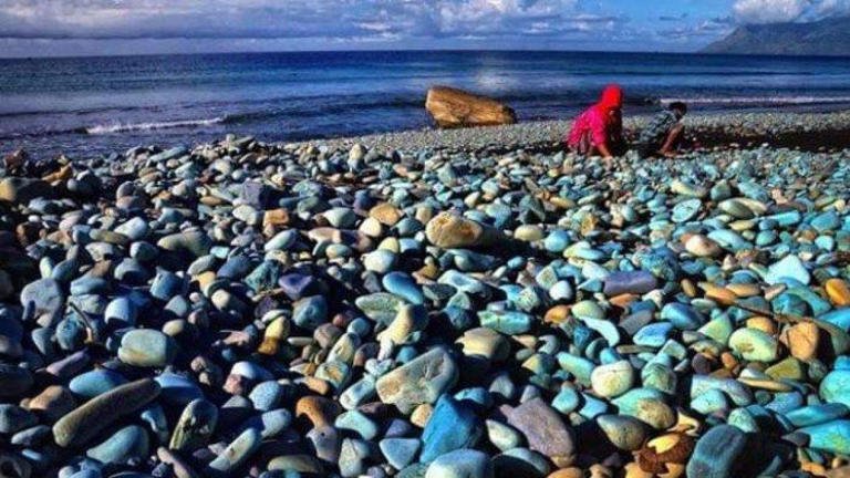pantai batu hijau penggajawa1