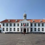 Melintasi Lorong Waktu: Pesona Arsitektur dan Napas Sejarah di Tiga Kota Tua Indonesia