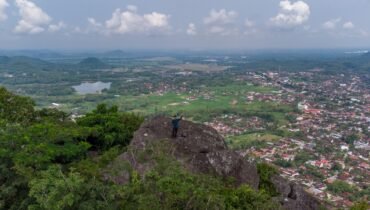 Jelajah Alam Solo Raya: 6 Gunung Ramah Pemula dengan Panorama Memukau