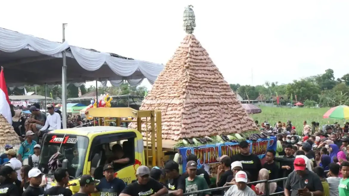 Menelisik Keunikan Tradisi Grebeg Tahu Jombang: Paduan Syukur, Estetika Budaya, dan Penggerak Ekonomi Lokal