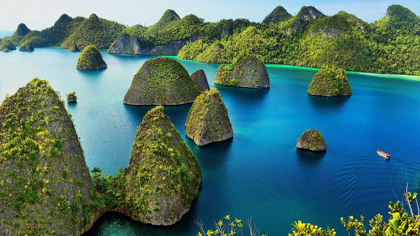 Labirin Karst di Atas Laut: Rahasia Benturan Lempeng Purba di Balik Mahakarya Raja Ampat